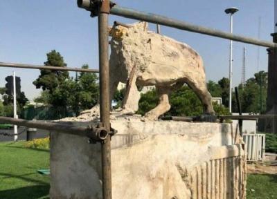 مجسمه های میدان رازی قبل از شیرهای میدان حر بازسازی شده اند